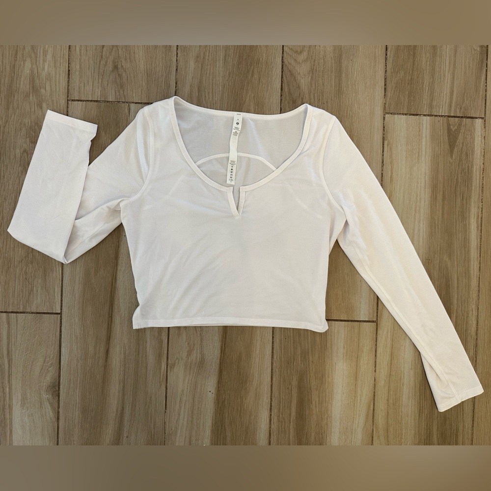 LULULEMON Women’s White Crop Long Sleeve